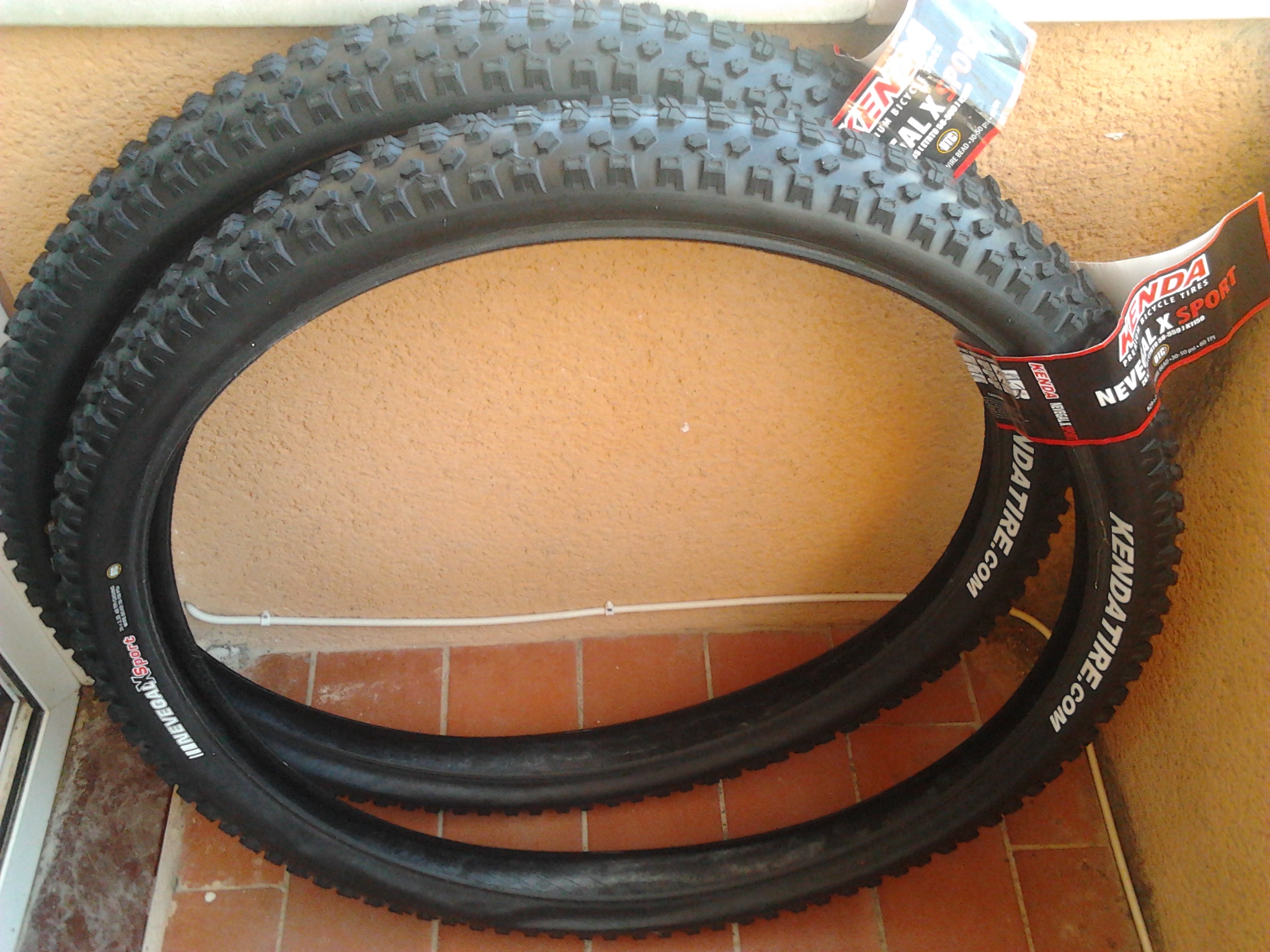 2 cubiertas kenda nevegal a 15 euros - 1 Foros BikeZona.com