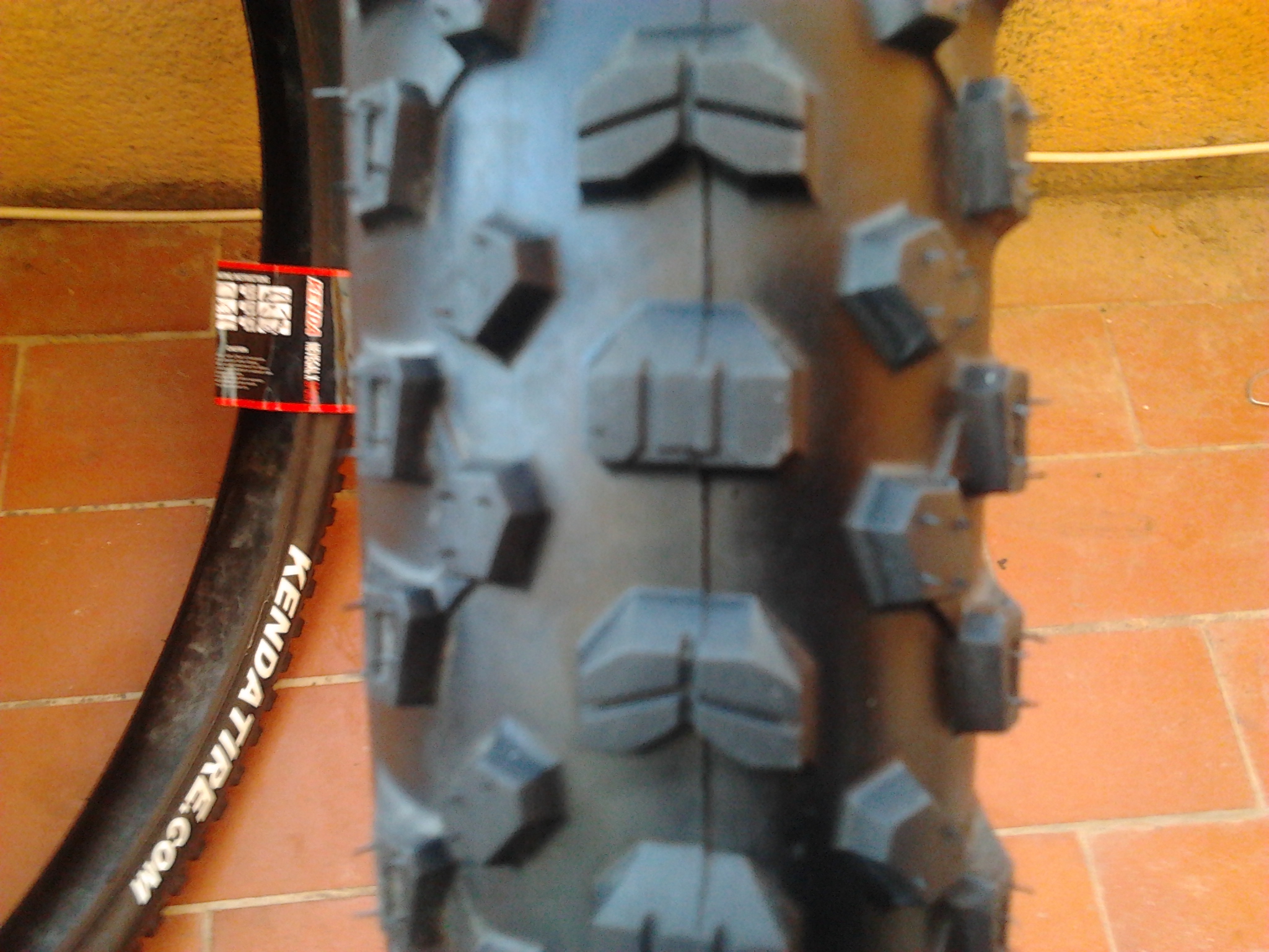 2 cubiertas kenda nevegal a 15 euros - 1 Foros BikeZona.com